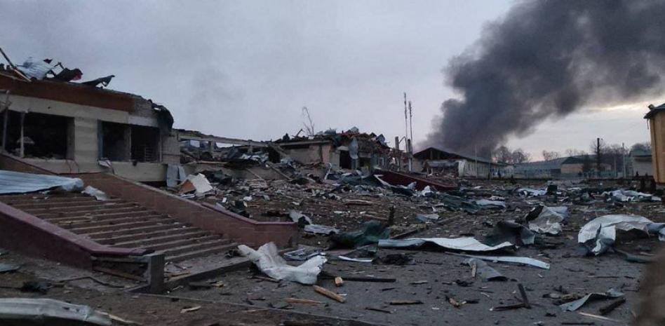 Ucrania: Ataque ruso contra base cerca de Polonia deja 35 muertos imagen