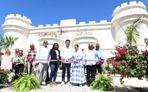 Ministro de Turismo inaugura parque en Bánica, Elías Piña