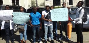 Estudiantes haitianos en la RD recuperan sus pasaportes y visas
