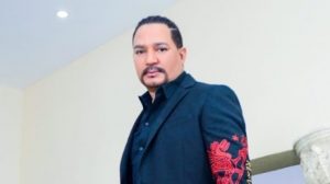 Frank Reyes domina en EEUU con nuevo tema «Corazón de acero»