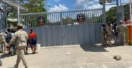 Cierran puerta Elías Piña-Carrizal por conflicto en aduanas de Haití