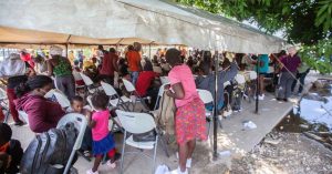 HRW denuncia EE.UU deportó más de 20.000 haitianos en 2021