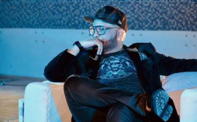 Cantante Onassis Templario estrena merengue con su video Cantante Onassis Templario estrena merengue con su video
