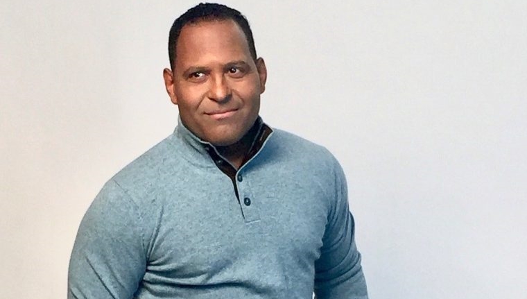 Tony Dandrades es galardonado como «Dominicano de Honor» imagen