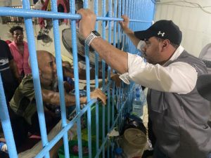 SDO: Autoridades comienzan a descongestionar cárcel en sótano