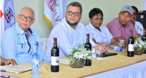 El Gobierno apuesta por la producción de vinos del país