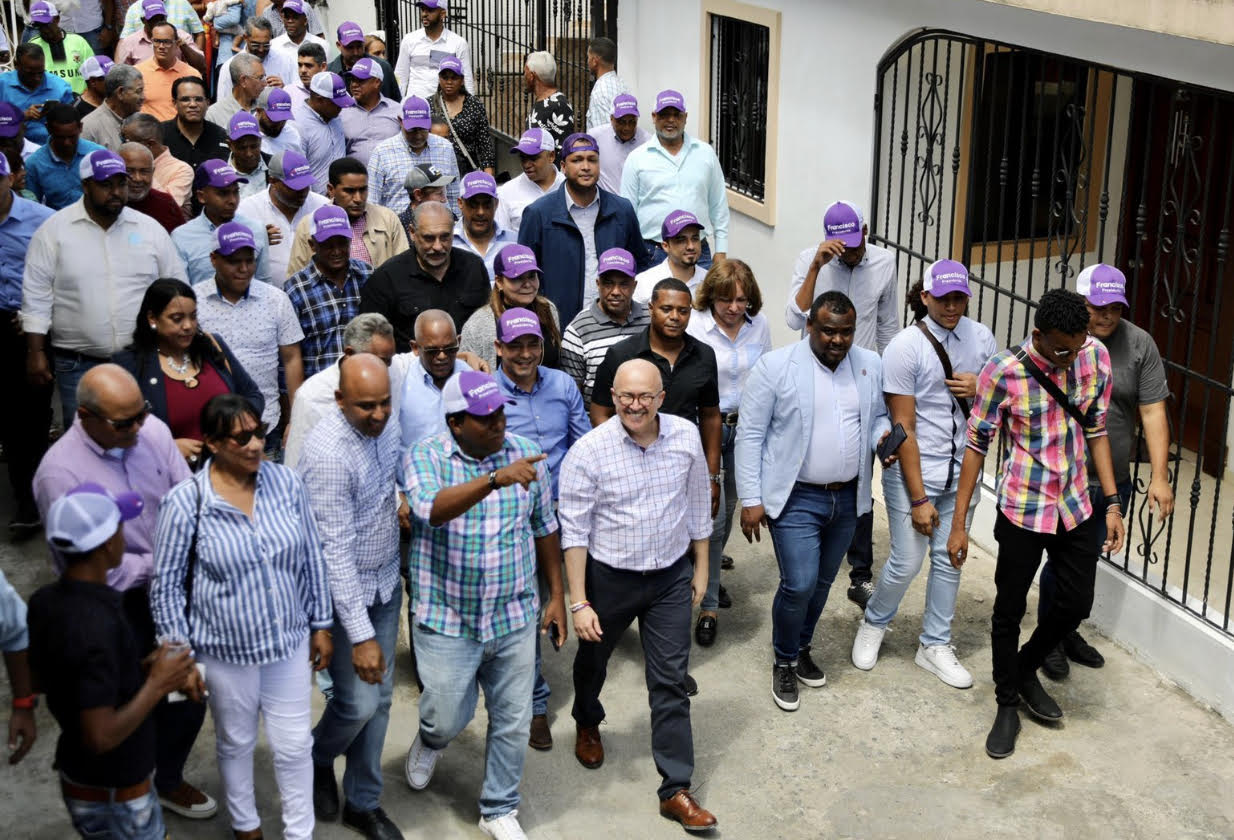 Domínguez Brito recibe masivo respaldo dirigencia Puerto Plata