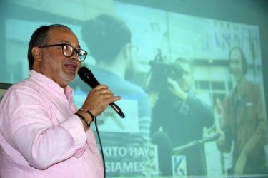 Periodista Napoleón de la Cruz destaca retos noticiarios de TV