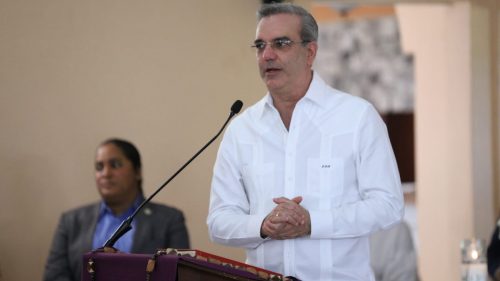 MAO: Abinader resalta legado de Peña Gómez a política de la RD imagen