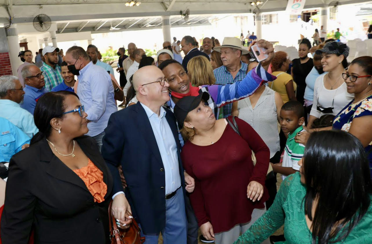 Domínguez Brito recibe apoyo de colectivo movimientos “Somos” imagen