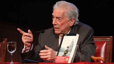Mario Vargas Llosa dice Putin es un monstruo; presenta libro
