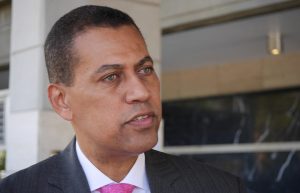 Guido espera tentáculos poder no empujen TSE en dirección distorsionada Guido espera tentáculos poder no empujen TSE en dirección distorsionada