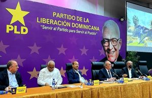 Danilo vuelve a «las calles» desde 22 de mayo, según anunció el PLD Danilo vuelve a «las calles» desde 22 de mayo, según anunció el PLD