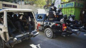 Tres policías heridos en Haití tras enfrentamientos con pandillas