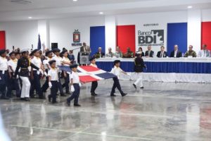 Presidente encabeza Parada de la Academia Militar del Caribe