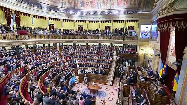 ESPAÑA: Volodímir Zelenski pide al parlamento apoyo y más armas imagen
