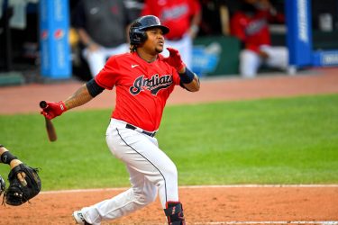 Dominicano José Ramírez se roba 3 bases triunfo Guardians