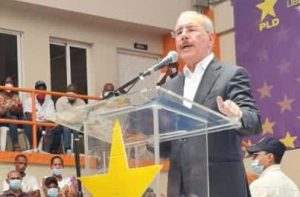 Danilo Medina juramentará  miembros PLD el domingo en Azua