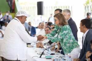 SANTIAGO: Vicepresidenta Peña escucha a 20 líderes comunitarios