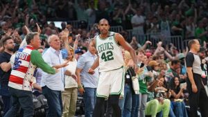 Al Horford termina con un doble-doble en la derrota de los Celtics