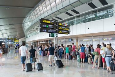 Levantarán impedimentos de salida a más de 56 mil personas