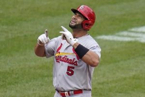 Albert Pujols conecta 2 jonrones, Yadier Molina lanza y SL arrasa