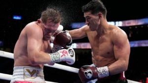 Dmitry Bivol da lección al Canelo Álvarez y lo vence unánimente