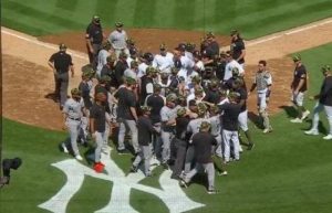 Pelea en Yankee Stadium; Manny Machado luce poderío con jonrón