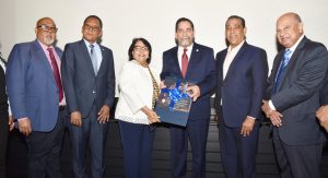 NUEVA YORK: UASD reconoce al cónsul dominicano Eligio Jáquez