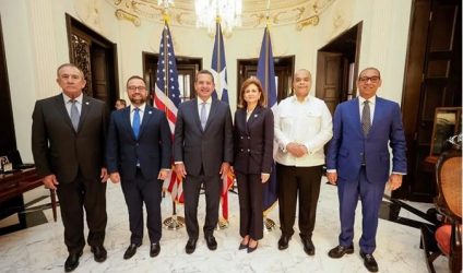 Gobernador Puerto Rico anima a empresas de RD invertir en la isla