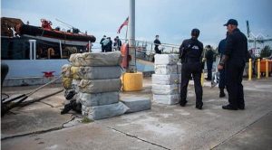 Navío EU desembarca en Florida cocaína por 99 millones dólares