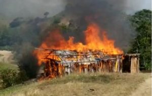 Repercute denuncia sobre muerte  y quema de 8 casas de haitianos