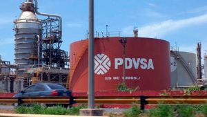 La producción petrolera de Venezuela cae un 5 % en mayo