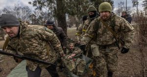 Aseguran tropas ucranianas en Lisichansk están bajo fuego ruso