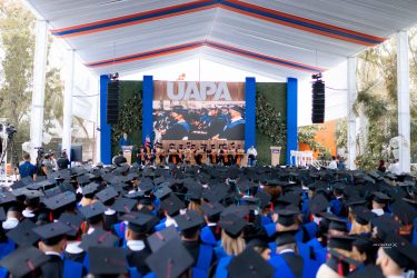 Universidad UAPA gradúa 1,220 nuevos profesionales