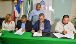FEDA y Universidad Agroforestal firman convenio para mejorar productividad