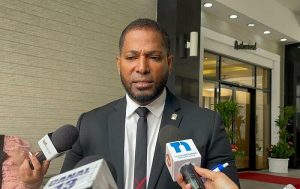 Diputado: Licencias a funcionarios podrían verse como corrupción