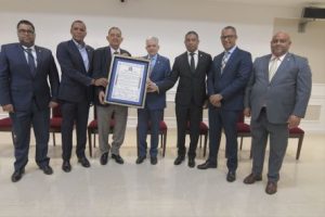 Senado dominicano reconoce al periodista Ramón Mercedes 