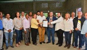 JARABACOA: Gobierno entrega RD$8 millones a productores fresa
