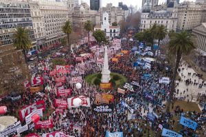 ARGENTINA: Miles de personas protestan en contra del Gobierno