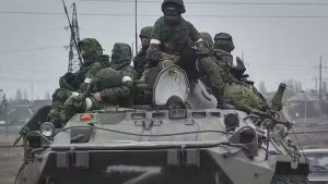 GUERRA UCRANIA: Tropas rusas 
intensifican ataques en este y sur