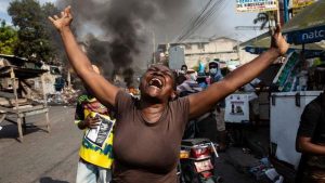 Muere docena de civiles por guerra de pandillas en Haití