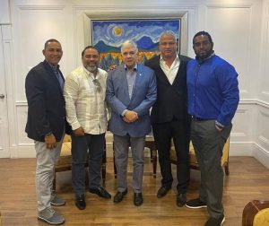 Entrenadores y Scouts discuten en el Senado ley regularía béisbol RD