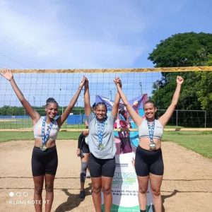 Los Frailes se coronan campeones en voleibol de playa Juegos SDE