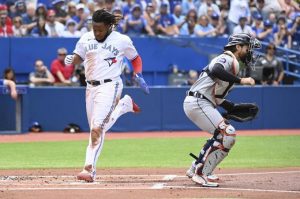 Teoscar Hernández pega H4; Vlad Guerrero Jr. anota 2 para Toronto