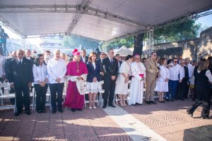 Dominicanos veneran a la Virgen La Altagracia con actos masivos