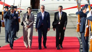 El Presidente dominicano llega a Colombia para posesión de Petro