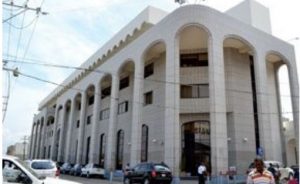 Banco de Haití firma memorando para controlar sistema financiero