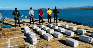 DNCD y la Armada ocupan 460 paquetes cocaína en Peravia