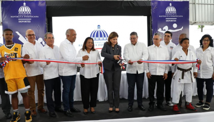 Vicepresidenta inaugura obras deportivas Santo Domingo Este